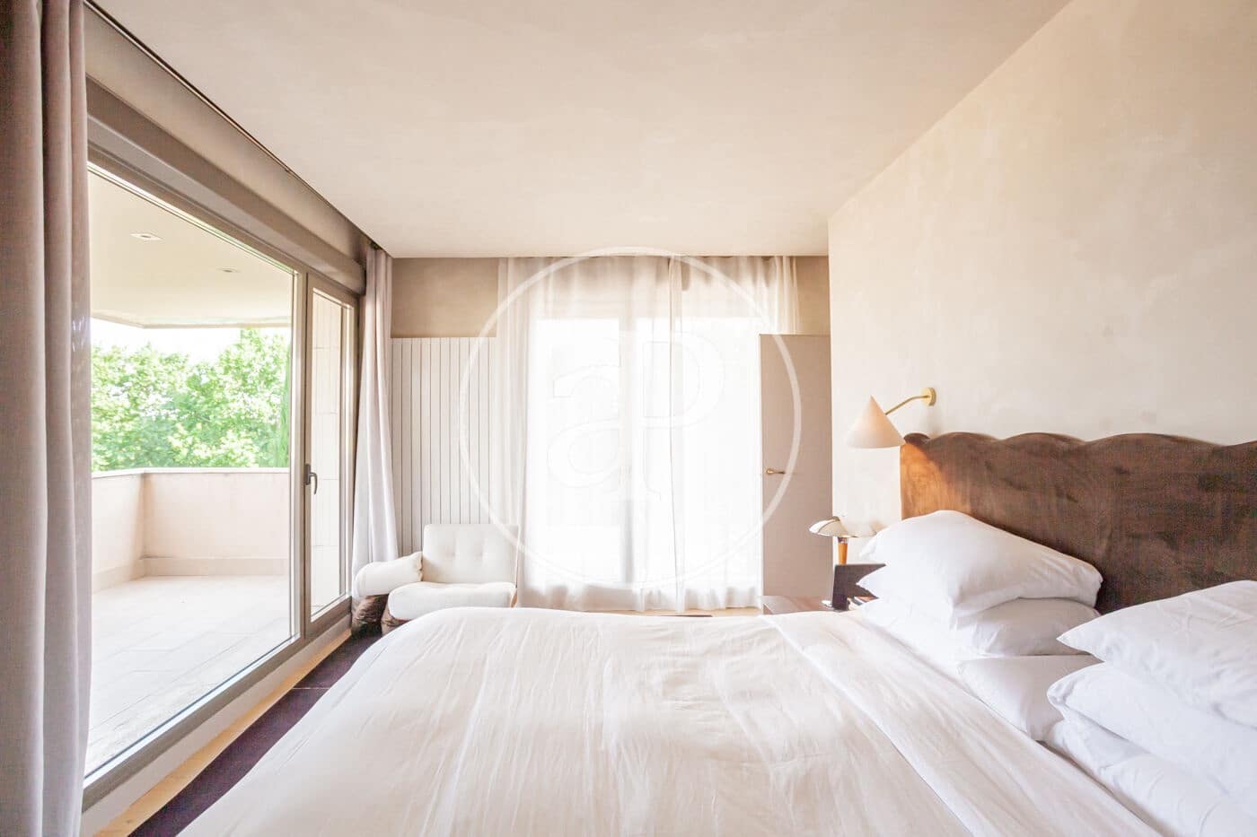 5 bedroom Villa for sale in Madrid city with pool - € 3,490,000 (Ref: 9939993)