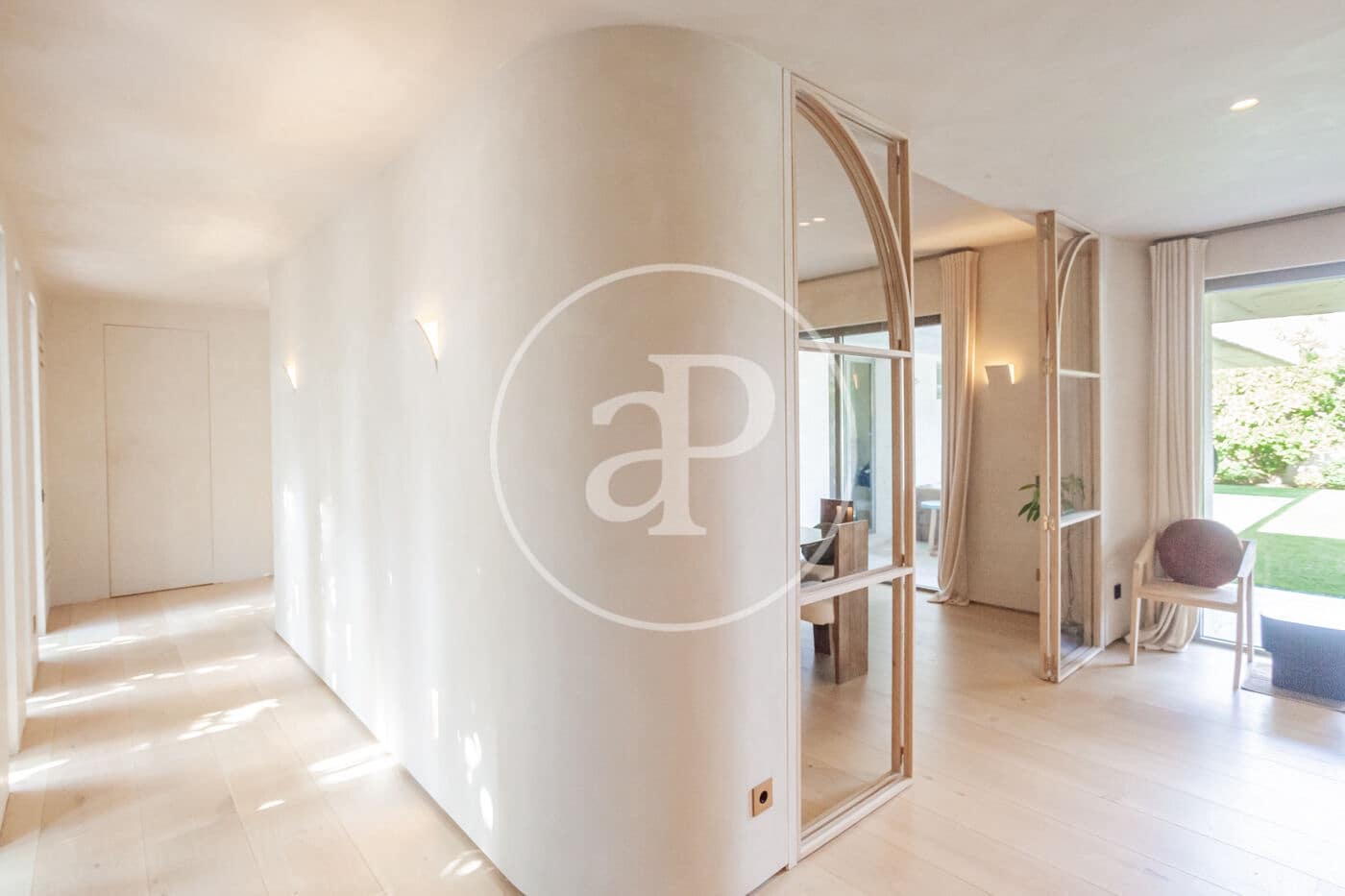 5 bedroom Villa for sale in Madrid city with pool - € 3,490,000 (Ref: 9939993)