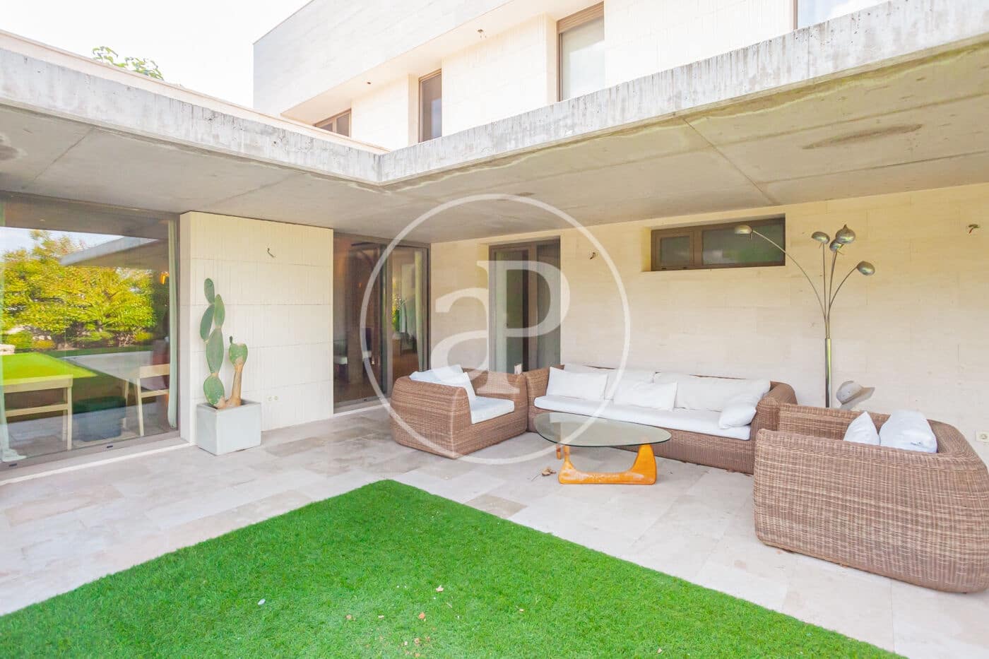 5 bedroom Villa for sale in Madrid city with pool - € 3,490,000 (Ref: 9939993)