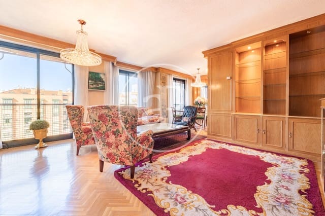 Apartamento de 3 habitaciones en Pacífico, Madrid ciudad en venta - 2.650.000 € (Ref: 9939994)