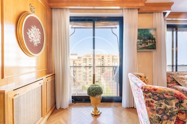Apartamento de 3 habitaciones en Pacífico, Madrid ciudad en venta - 2.650.000 € (Ref: 9939994)