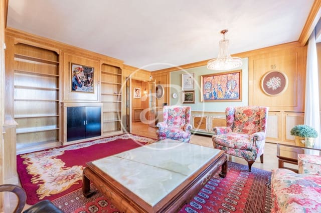 Apartamento de 3 habitaciones en Pacífico, Madrid ciudad en venta - 2.650.000 € (Ref: 9939994)