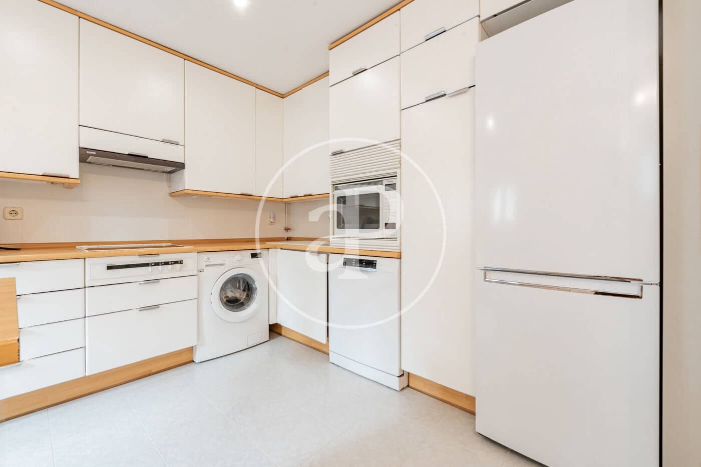 Apartamento de 3 habitaciones en Madrid ciudad en venta - 2.650.000 € (Ref: 9939994)