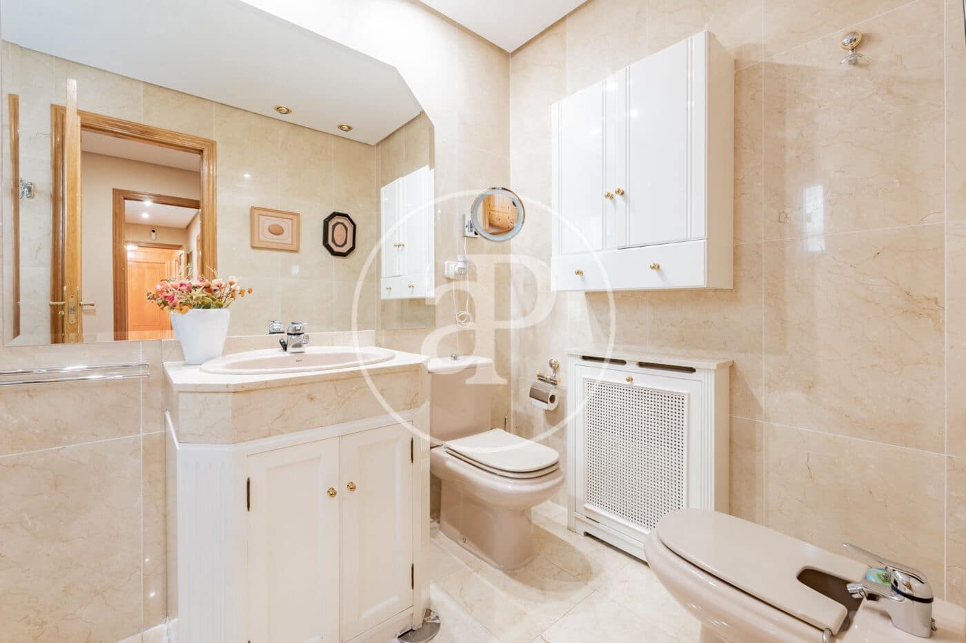Apartamento de 3 habitaciones en Madrid ciudad en venta - 2.650.000 € (Ref: 9939994)