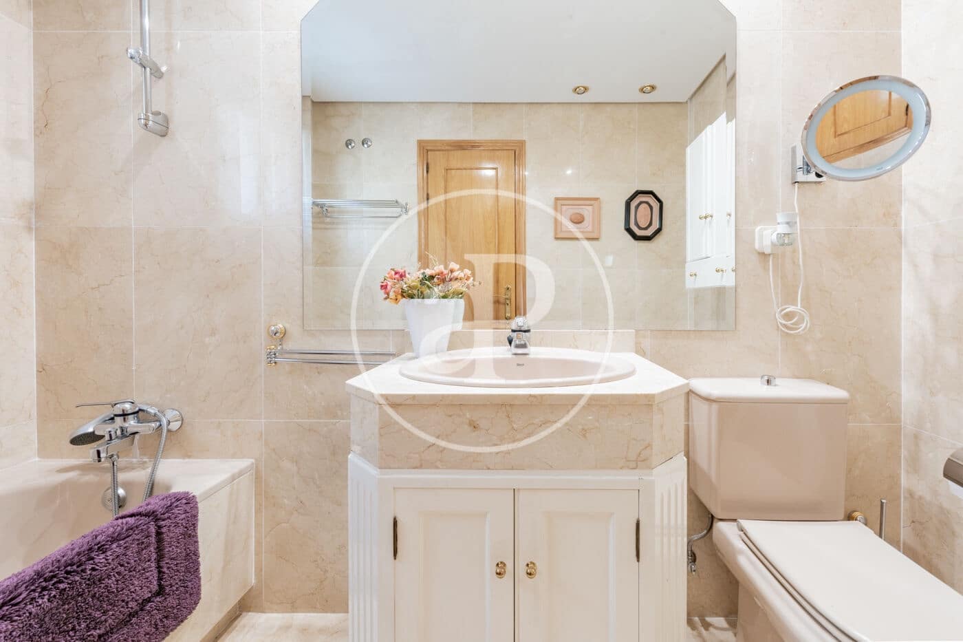 Apartamento de 3 habitaciones en Madrid ciudad en venta - 2.650.000 € (Ref: 9939994)