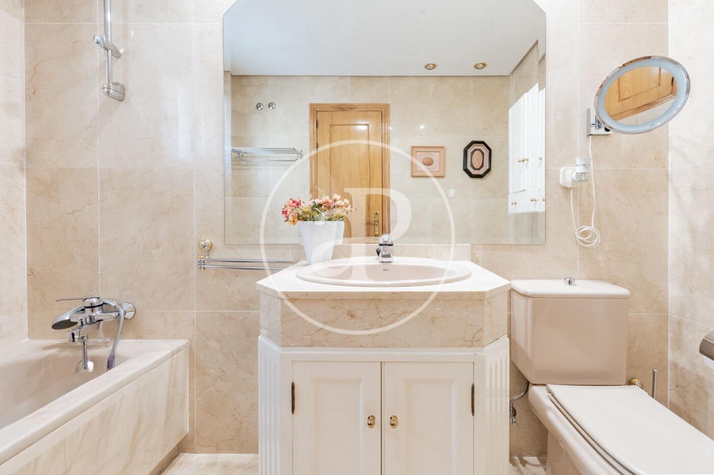 3 bedroom Apartment for sale in Madrid city - € 2,650,000 (Ref: 9939994)