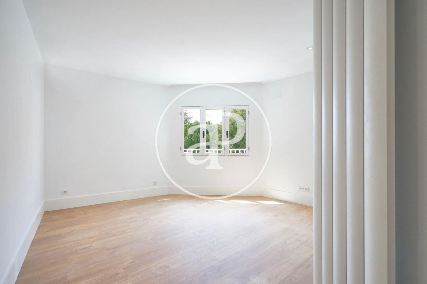 3 quarto Apartamento para arrendar em Madrid cidade - 3 790 € (Ref: 9939995)