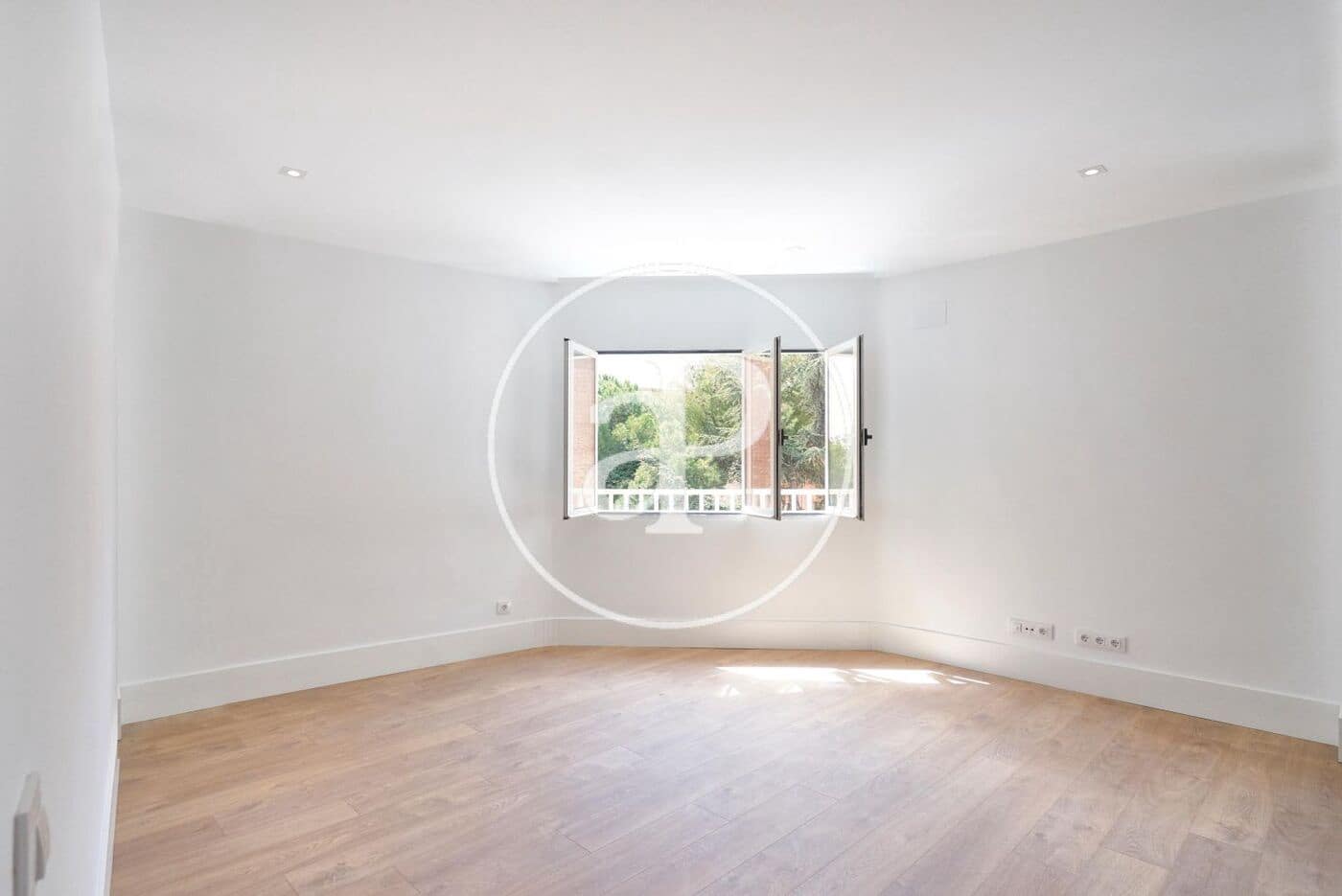 3 quarto Apartamento para arrendar em Madrid cidade - 3 790 € (Ref: 9939995)