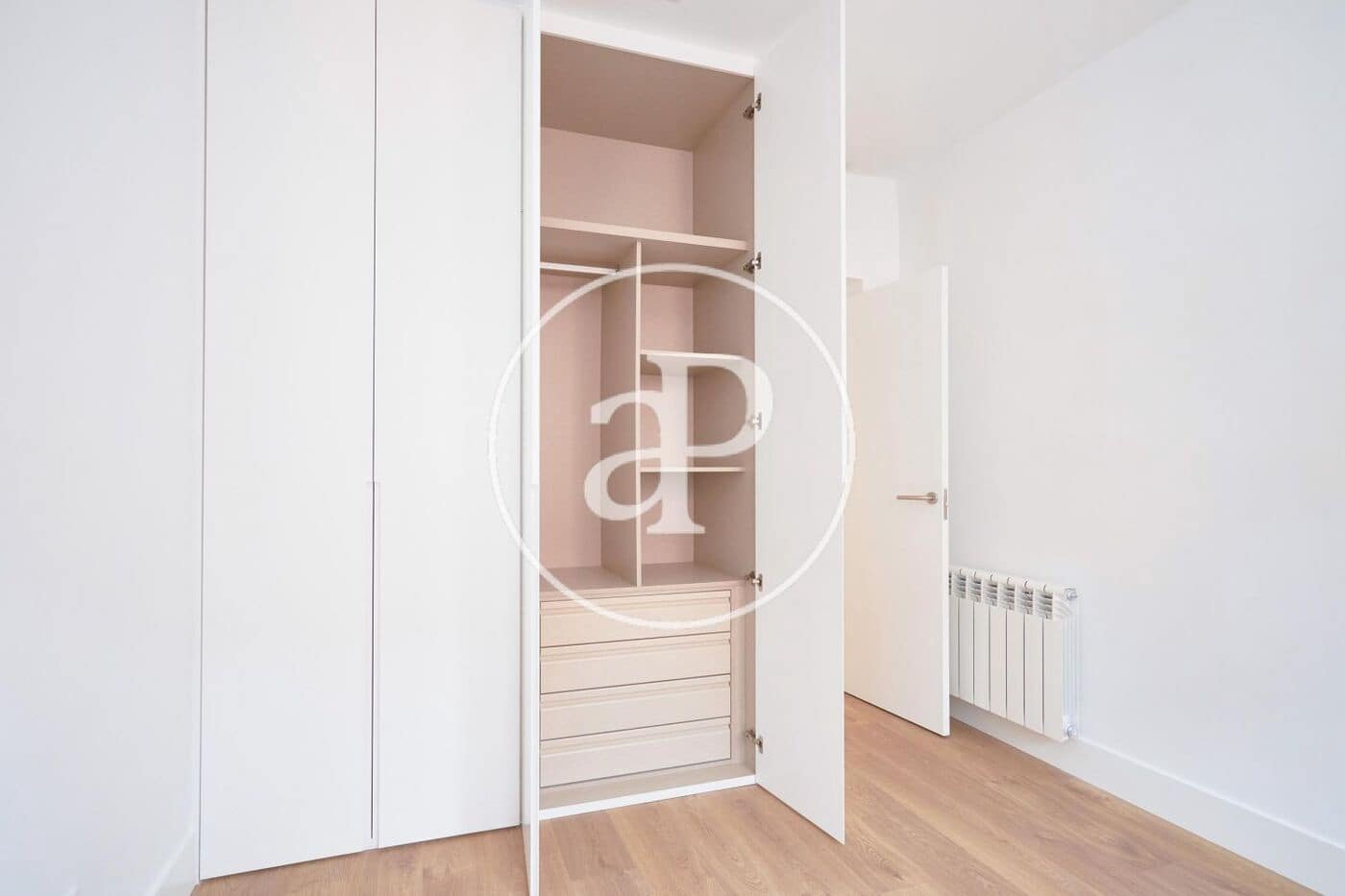 3 quarto Apartamento para arrendar em Madrid cidade - 3 790 € (Ref: 9939995)