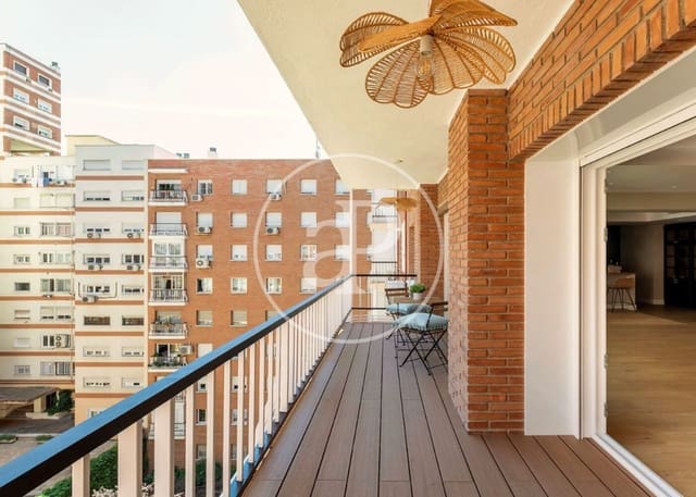 Apartamento de 3 habitaciones en Vallehermoso, Madrid ciudad en venta - 1.758.000 € (Ref: 9942539)