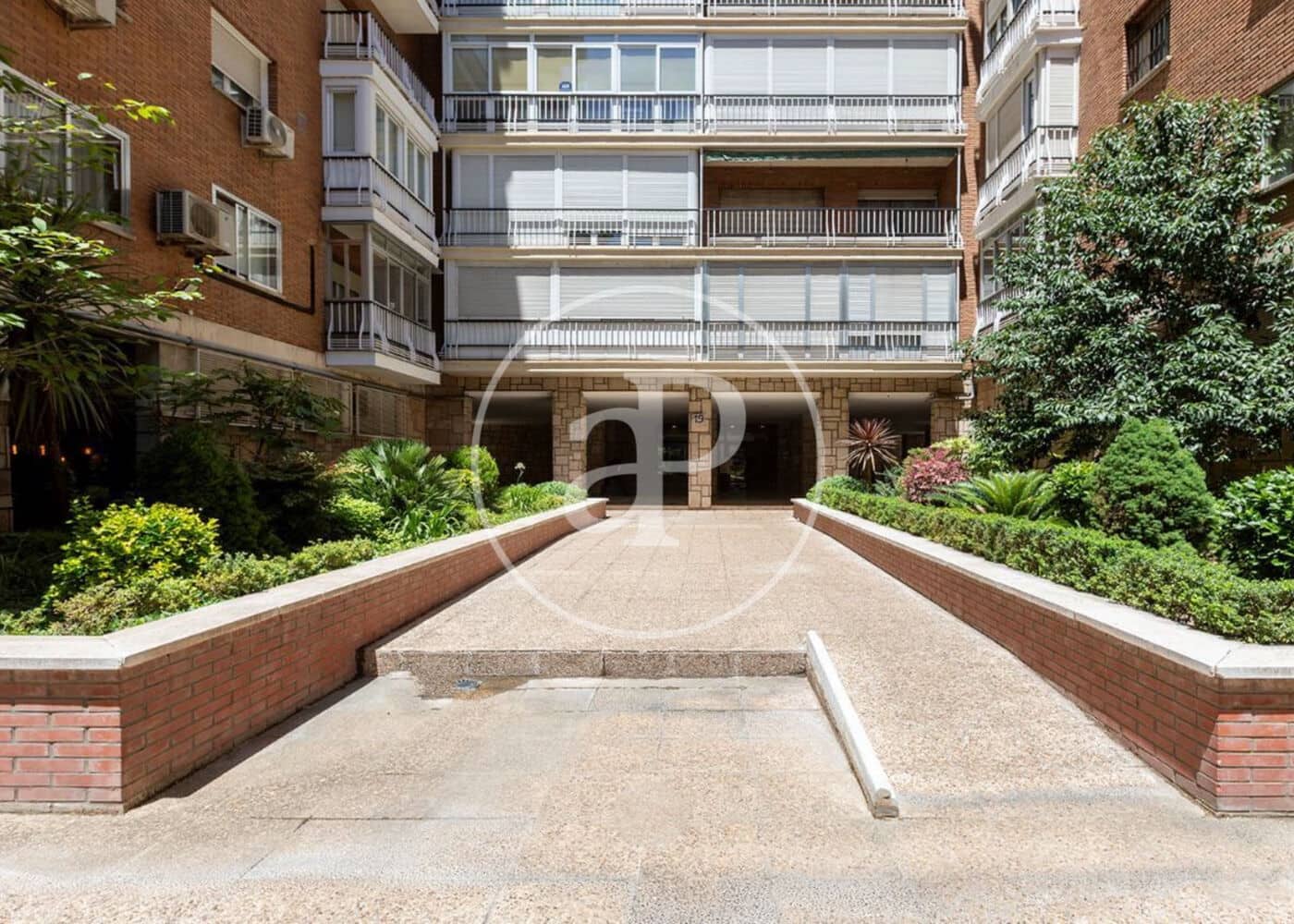 3 bedroom Apartment for sale in Madrid city - € 1,758,000 (Ref: 9942539)
