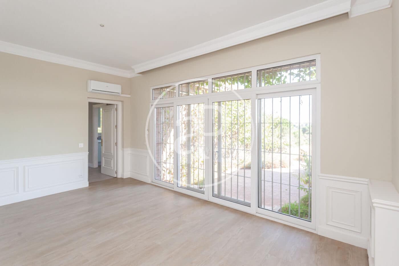 Villa/Maison de 6 chambres à louer à Madrid ville avec piscine garage - 7 500 € (Ref: 9942540)
