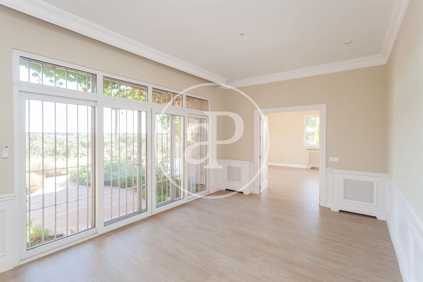 Villa/Maison de 6 chambres à louer à Madrid ville avec piscine garage - 7 500 € (Ref: 9942540)