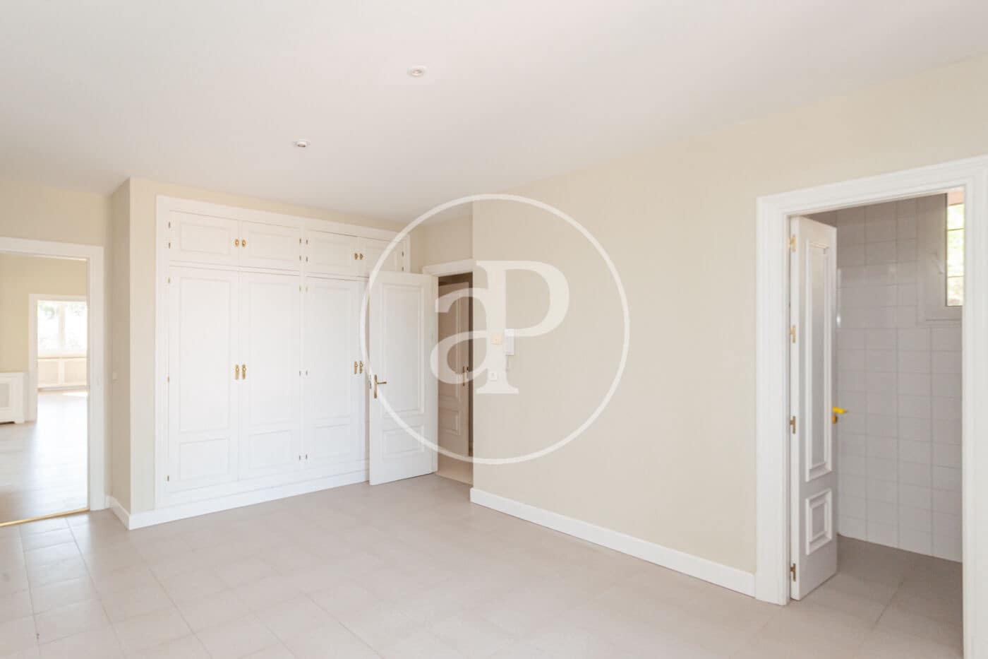 Villa/Maison de 6 chambres à louer à Madrid ville avec piscine garage - 7 500 € (Ref: 9942540)