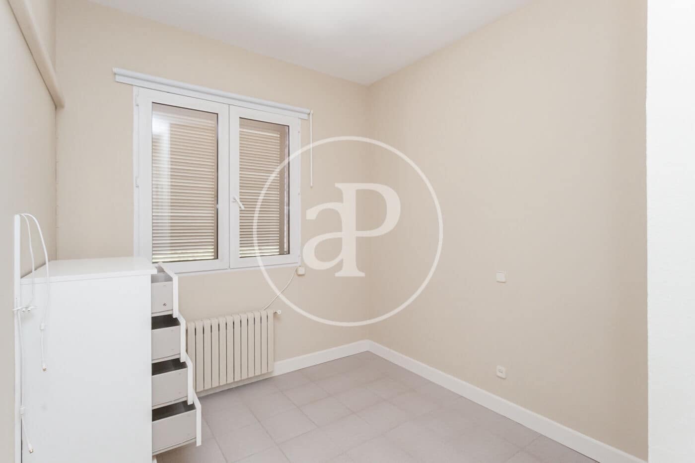 Villa/Maison de 6 chambres à louer à Madrid ville avec piscine garage - 7 500 € (Ref: 9942540)