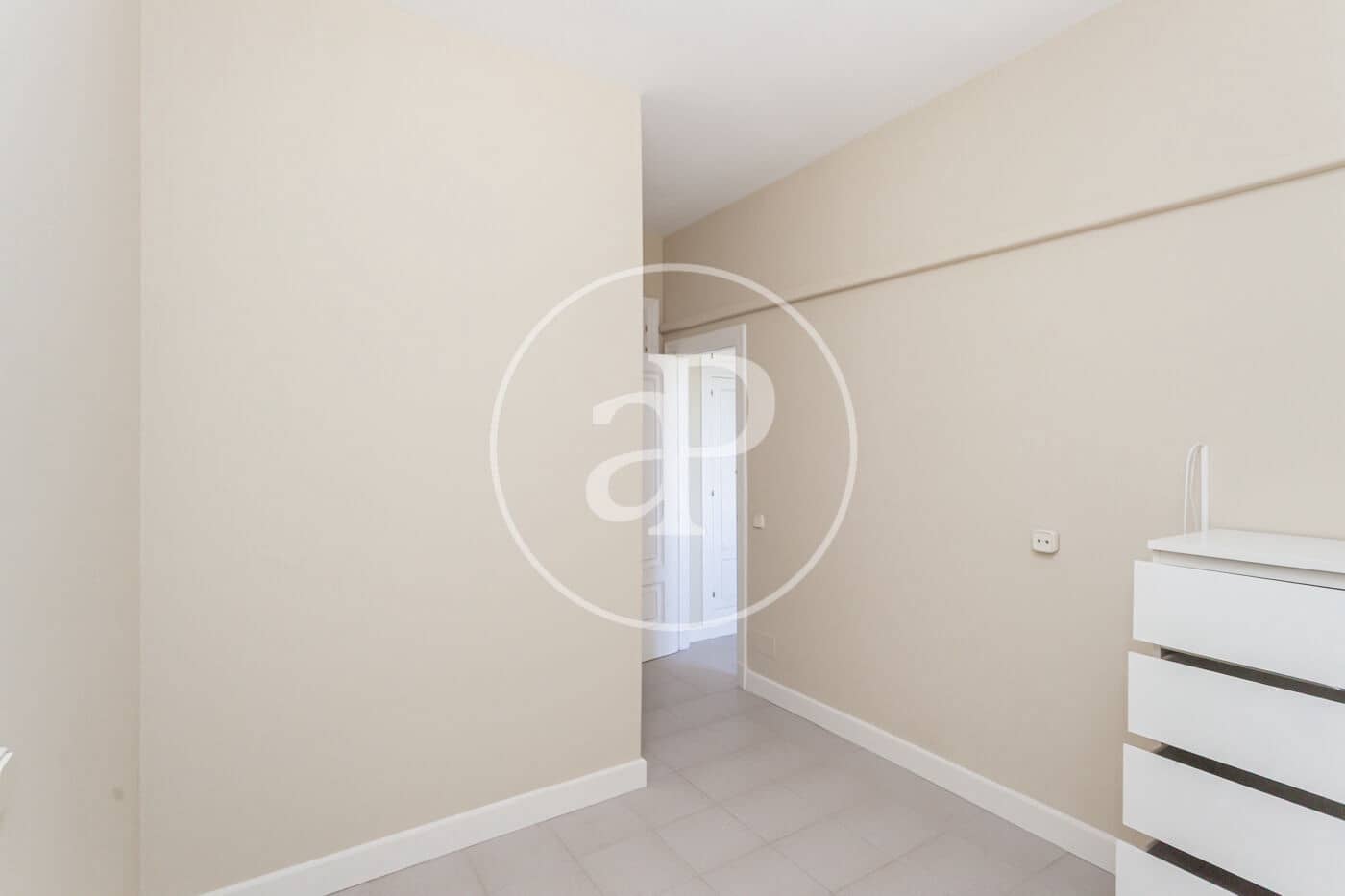 Villa/Maison de 6 chambres à louer à Madrid ville avec piscine garage - 7 500 € (Ref: 9942540)