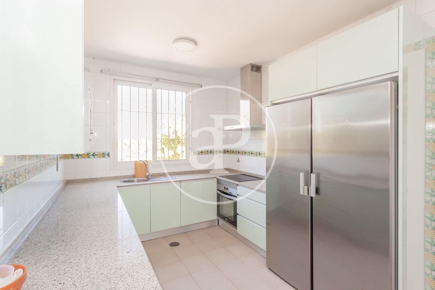 Villa/Maison de 6 chambres à louer à Madrid ville avec piscine garage - 7 500 € (Ref: 9942540)