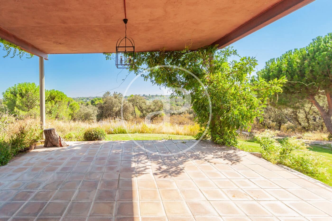 Villa/Maison de 6 chambres à louer à Madrid ville avec piscine garage - 7 500 € (Ref: 9942540)