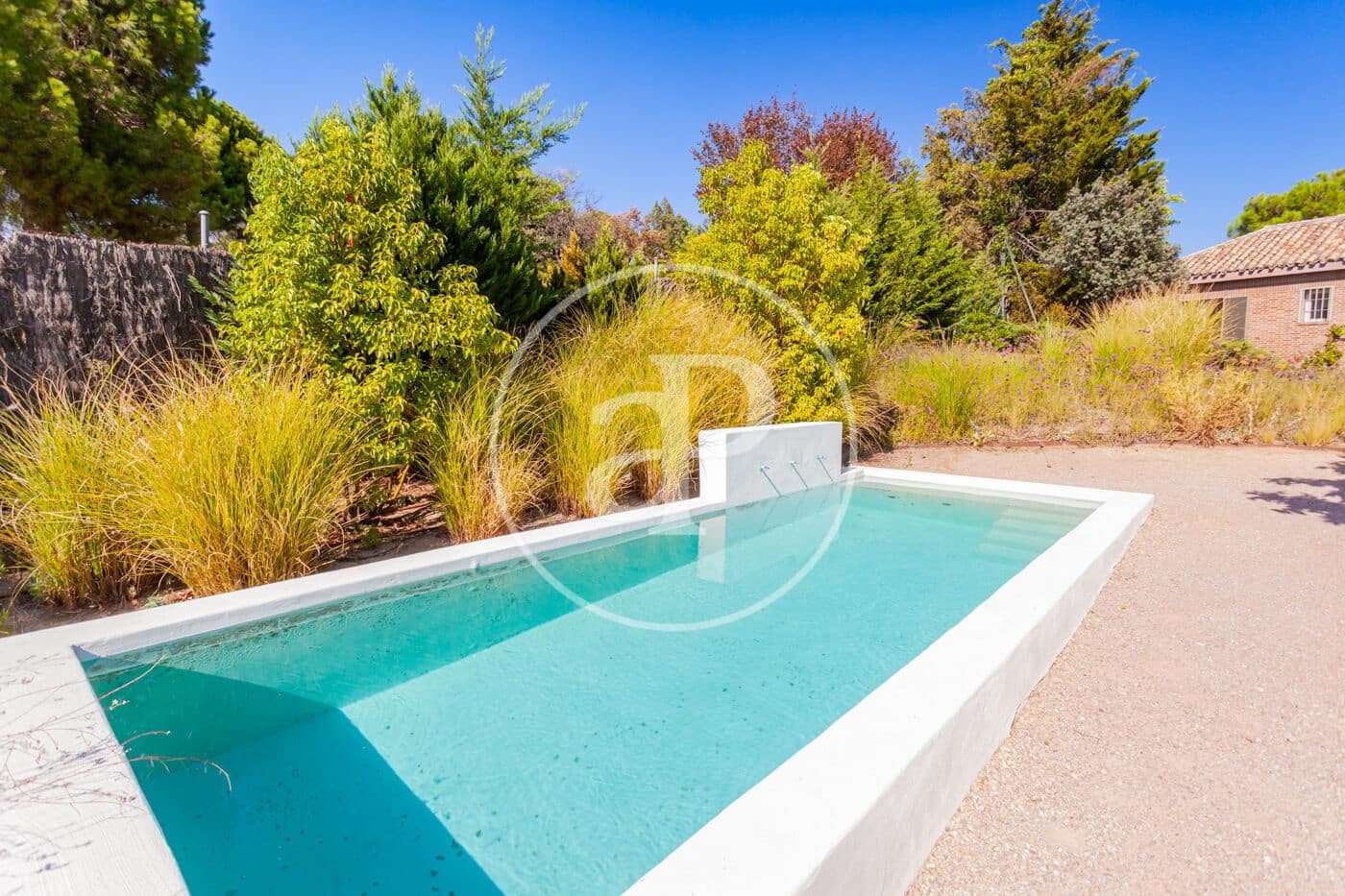 Villa/Maison de 6 chambres à louer à Madrid ville avec piscine garage - 7 500 € (Ref: 9942540)