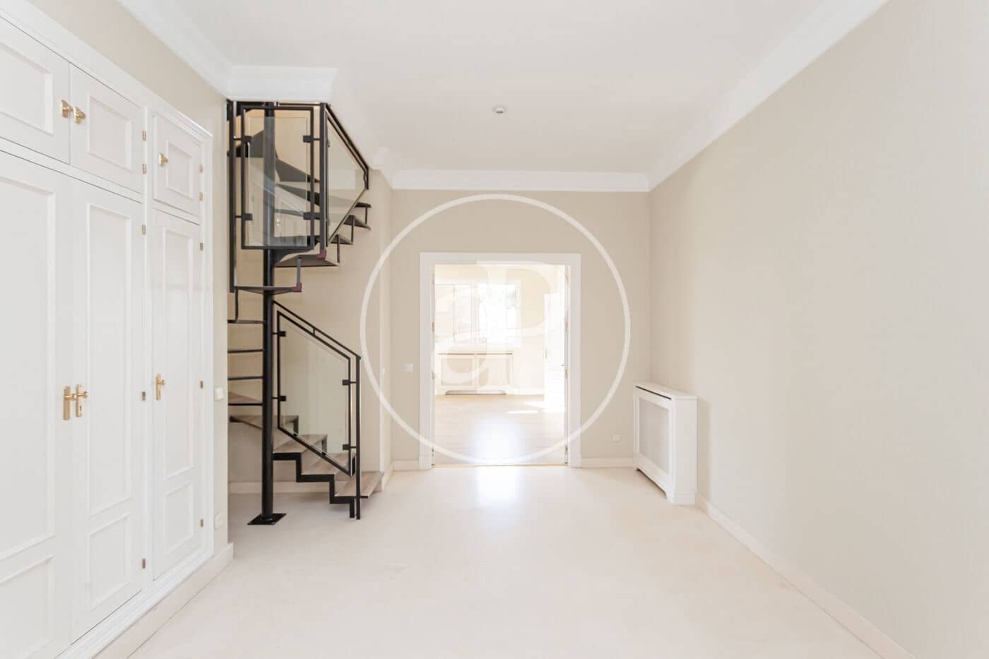 Villa/Maison de 6 chambres à louer à Madrid ville avec piscine garage - 7 500 € (Ref: 9942540)