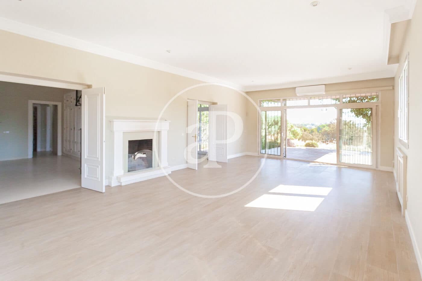 Villa/Maison de 6 chambres à louer à Madrid ville avec piscine garage - 7 500 € (Ref: 9942540)