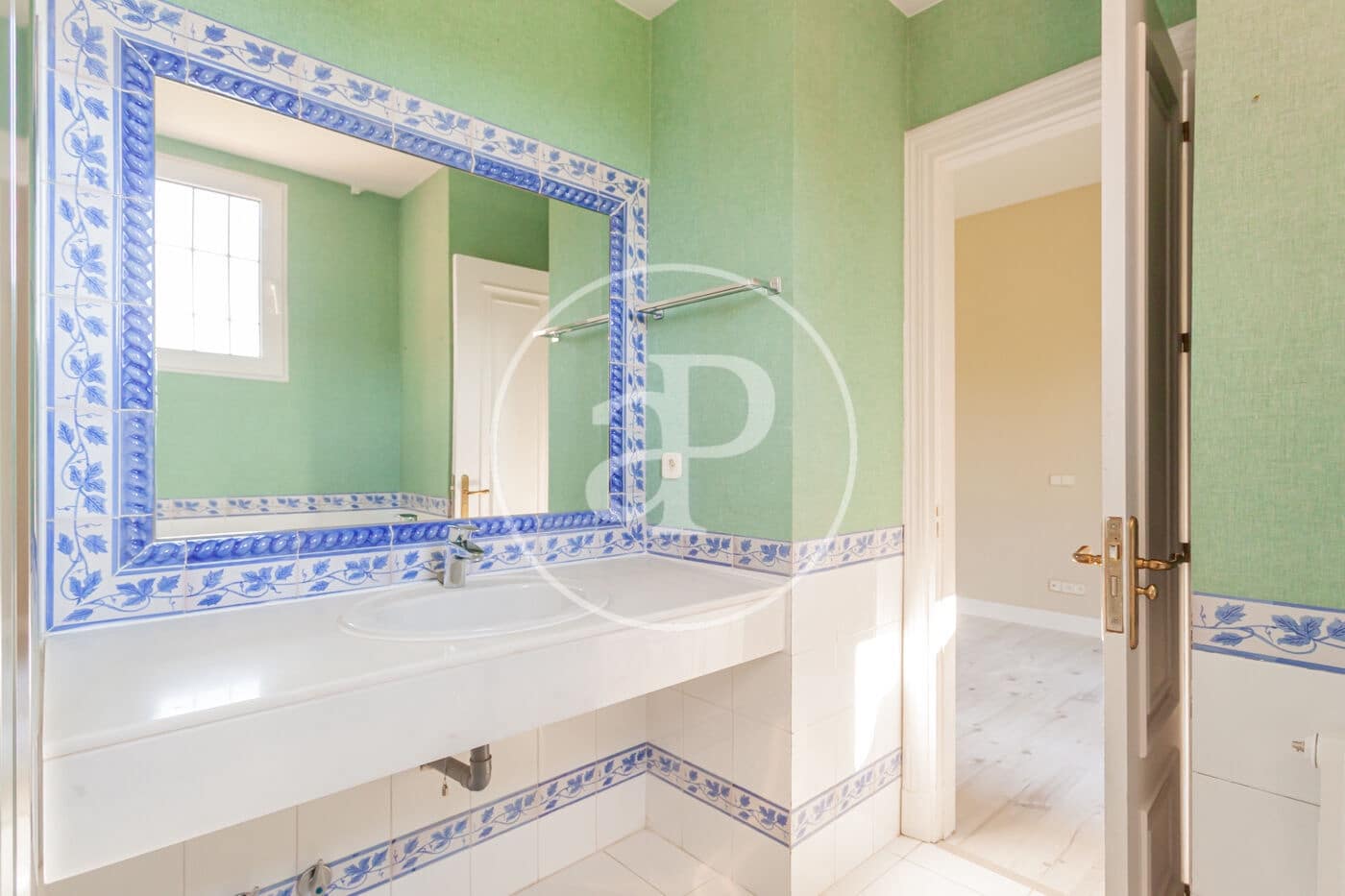 Villa/Maison de 6 chambres à louer à Madrid ville avec piscine garage - 7 500 € (Ref: 9942540)