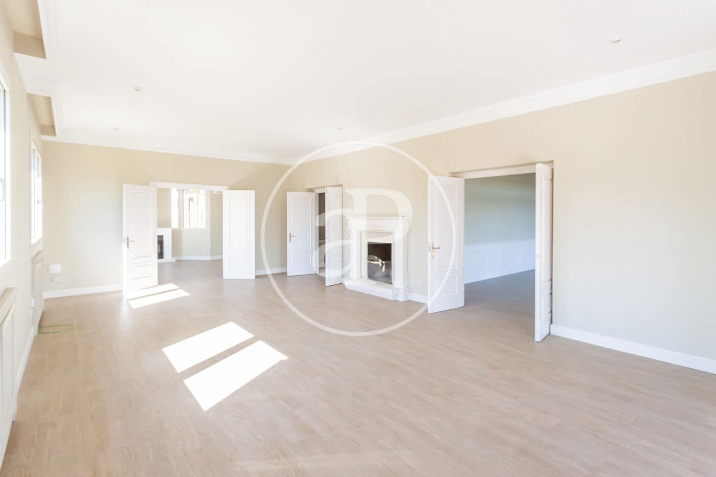 Villa/Maison de 6 chambres à louer à Madrid ville avec piscine garage - 7 500 € (Ref: 9942540)