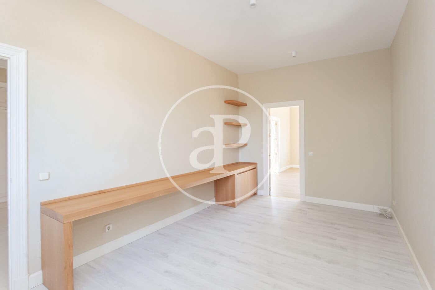 Villa/Maison de 6 chambres à louer à Madrid ville avec piscine garage - 7 500 € (Ref: 9942540)