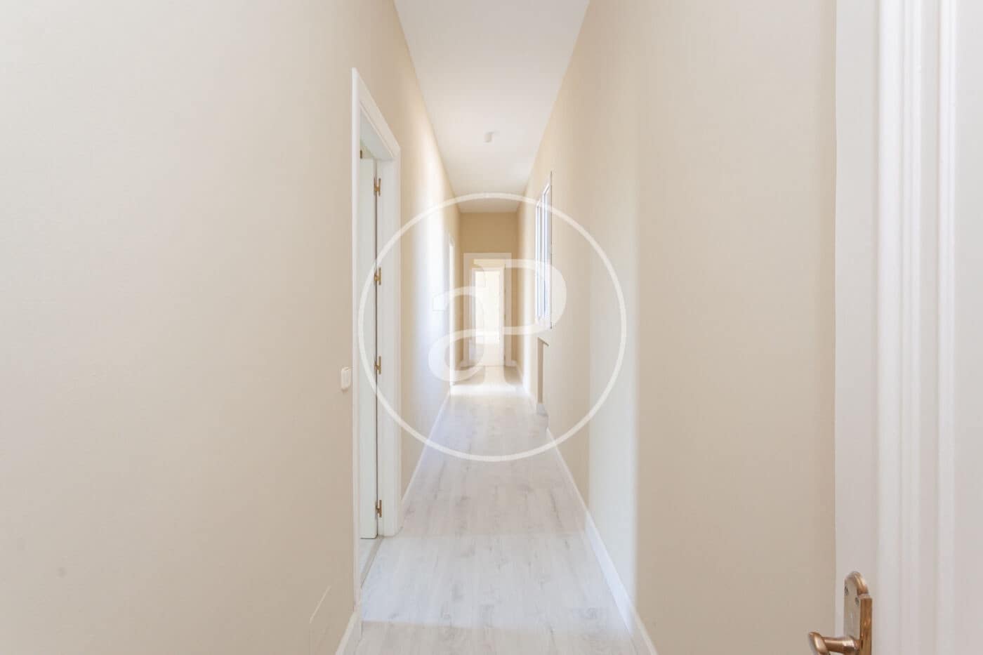 Villa/Maison de 6 chambres à louer à Madrid ville avec piscine garage - 7 500 € (Ref: 9942540)