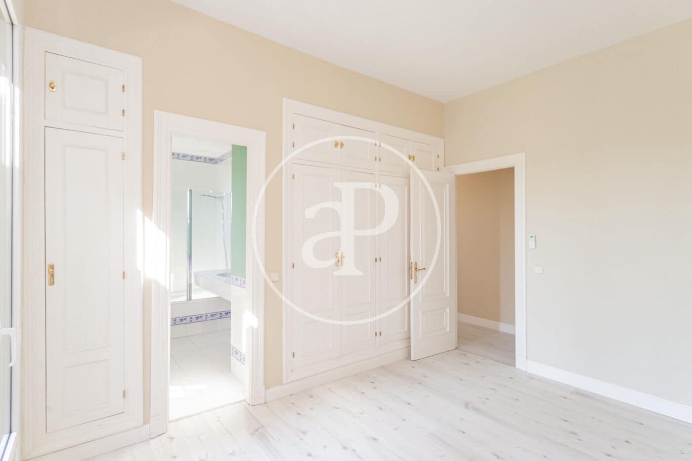 Villa/Maison de 6 chambres à louer à Madrid ville avec piscine garage - 7 500 € (Ref: 9942540)