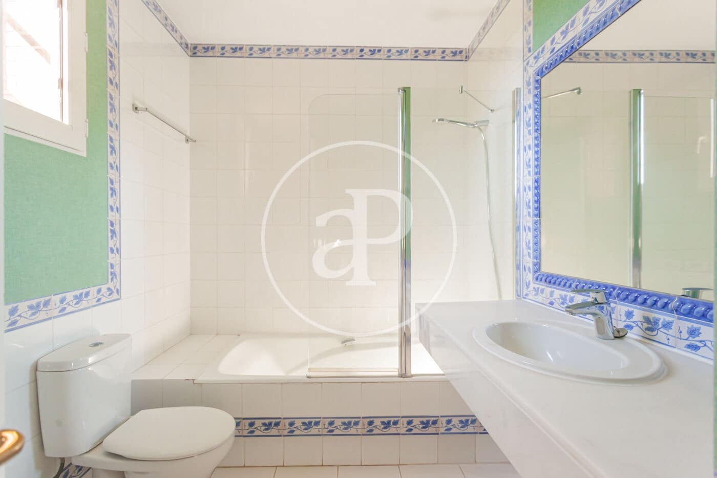 Villa/Maison de 6 chambres à louer à Madrid ville avec piscine garage - 7 500 € (Ref: 9942540)