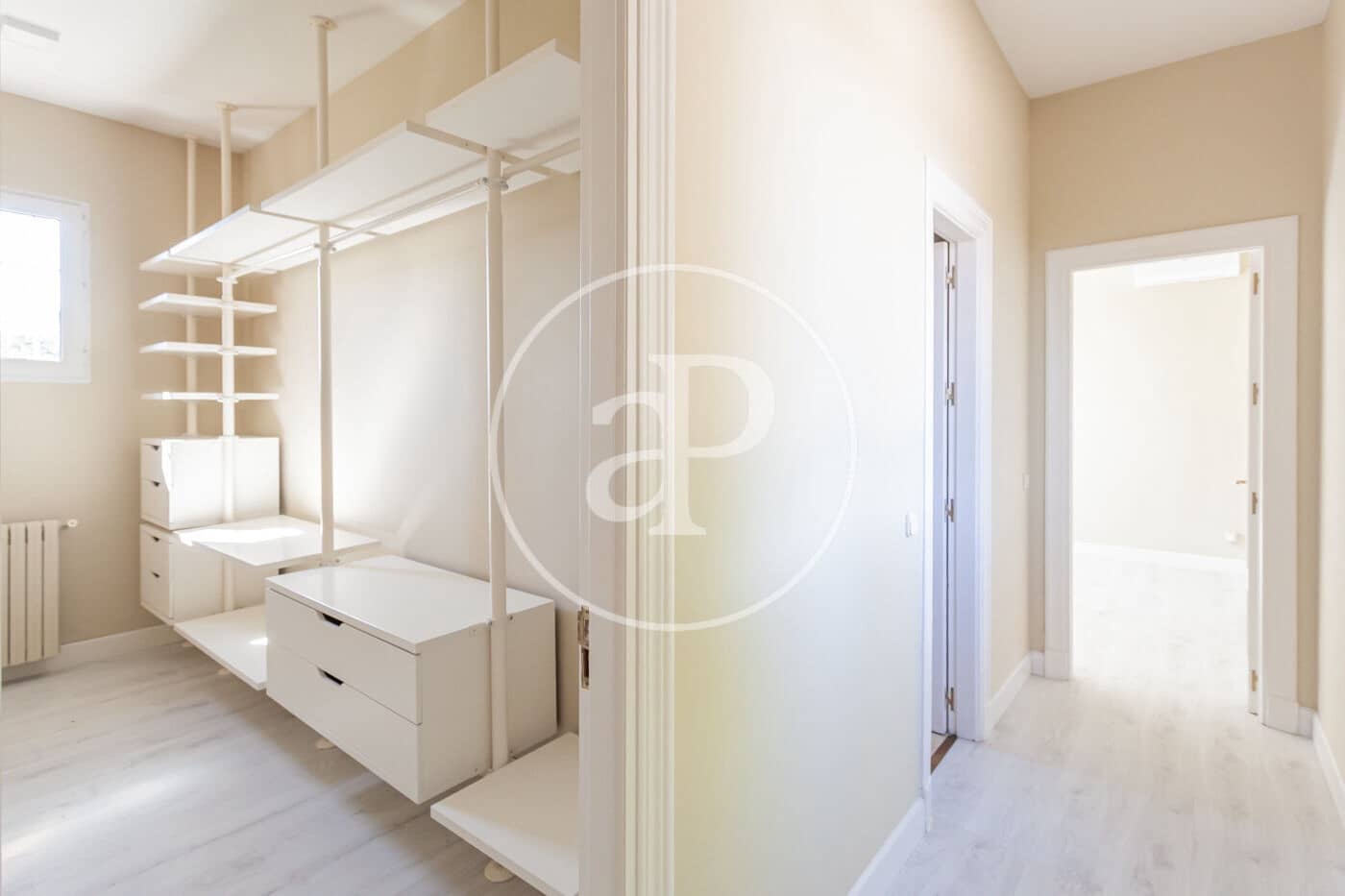 Villa/Maison de 6 chambres à louer à Madrid ville avec piscine garage - 7 500 € (Ref: 9942540)