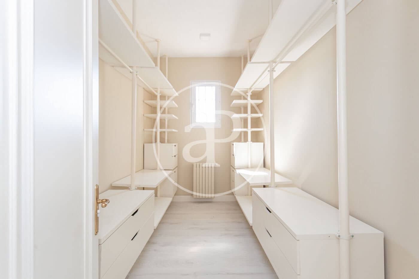 Villa/Maison de 6 chambres à louer à Madrid ville avec piscine garage - 7 500 € (Ref: 9942540)