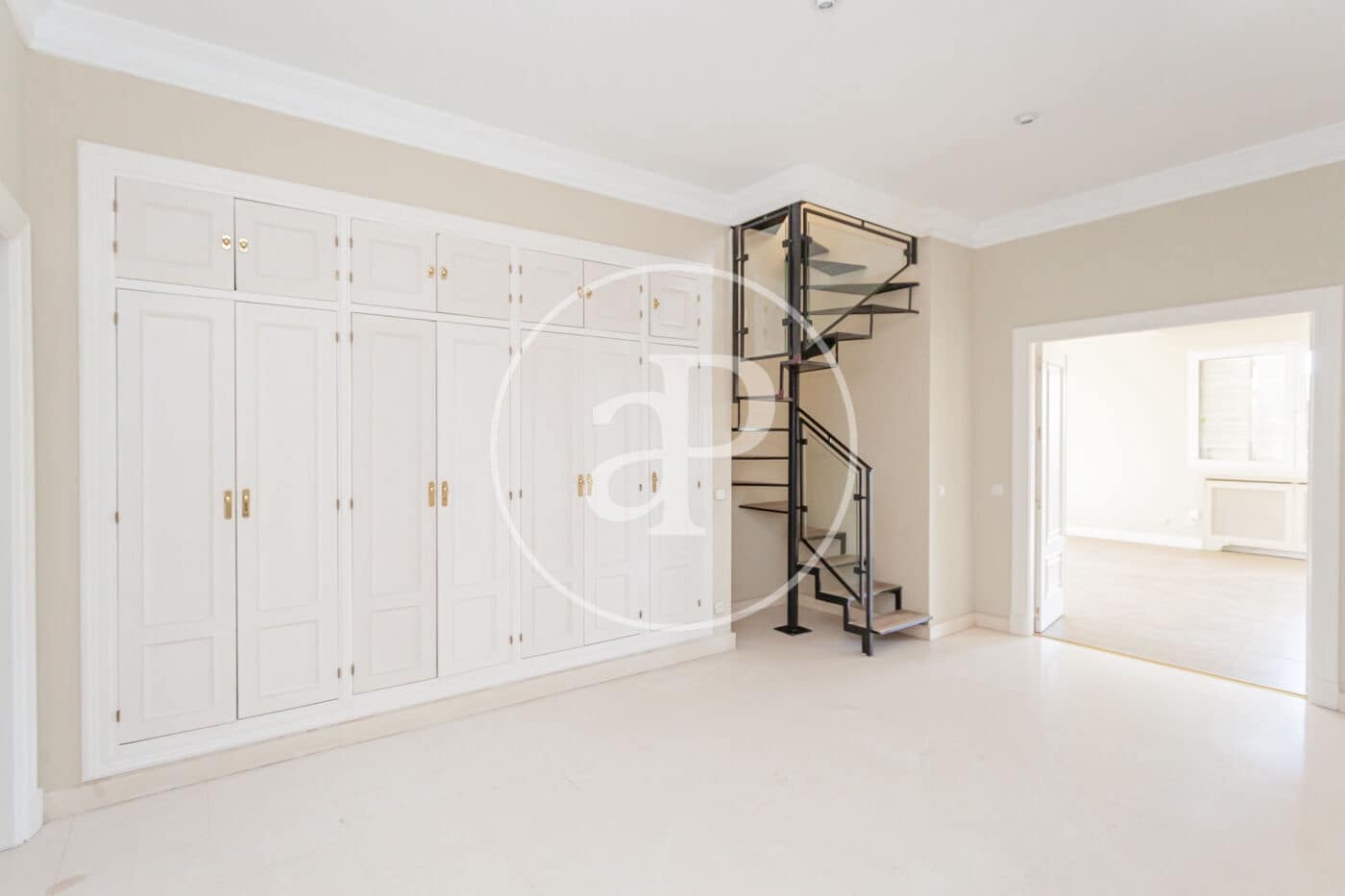 Villa/Maison de 6 chambres à louer à Madrid ville avec piscine garage - 7 500 € (Ref: 9942540)