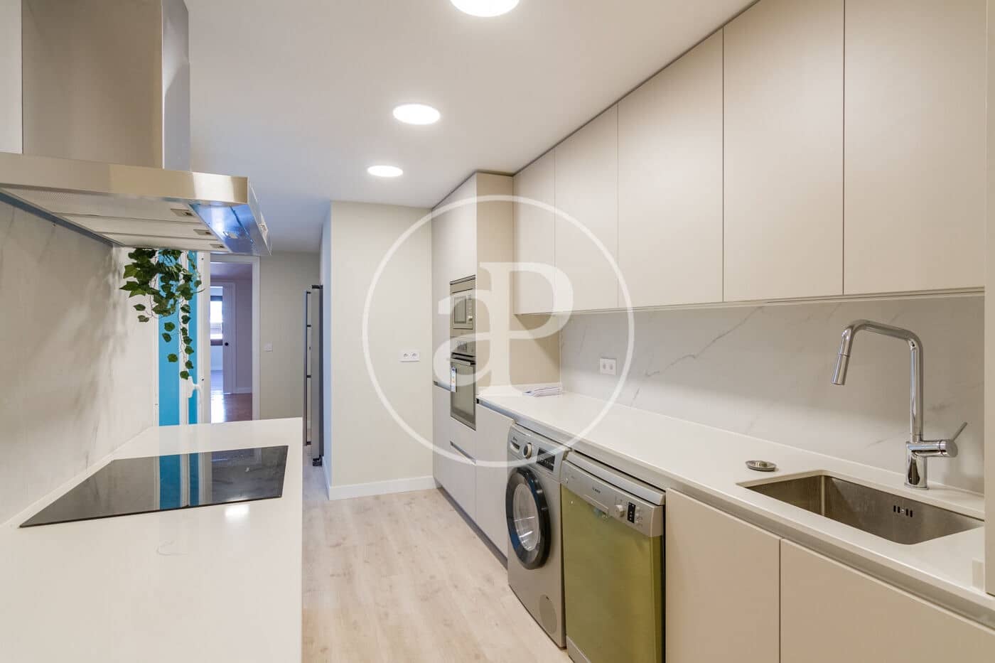 4 sypialnia Apartament do wynajęcia w Miasto Madryt z basenem garażem - 5 500 € (Ref: 9942542)