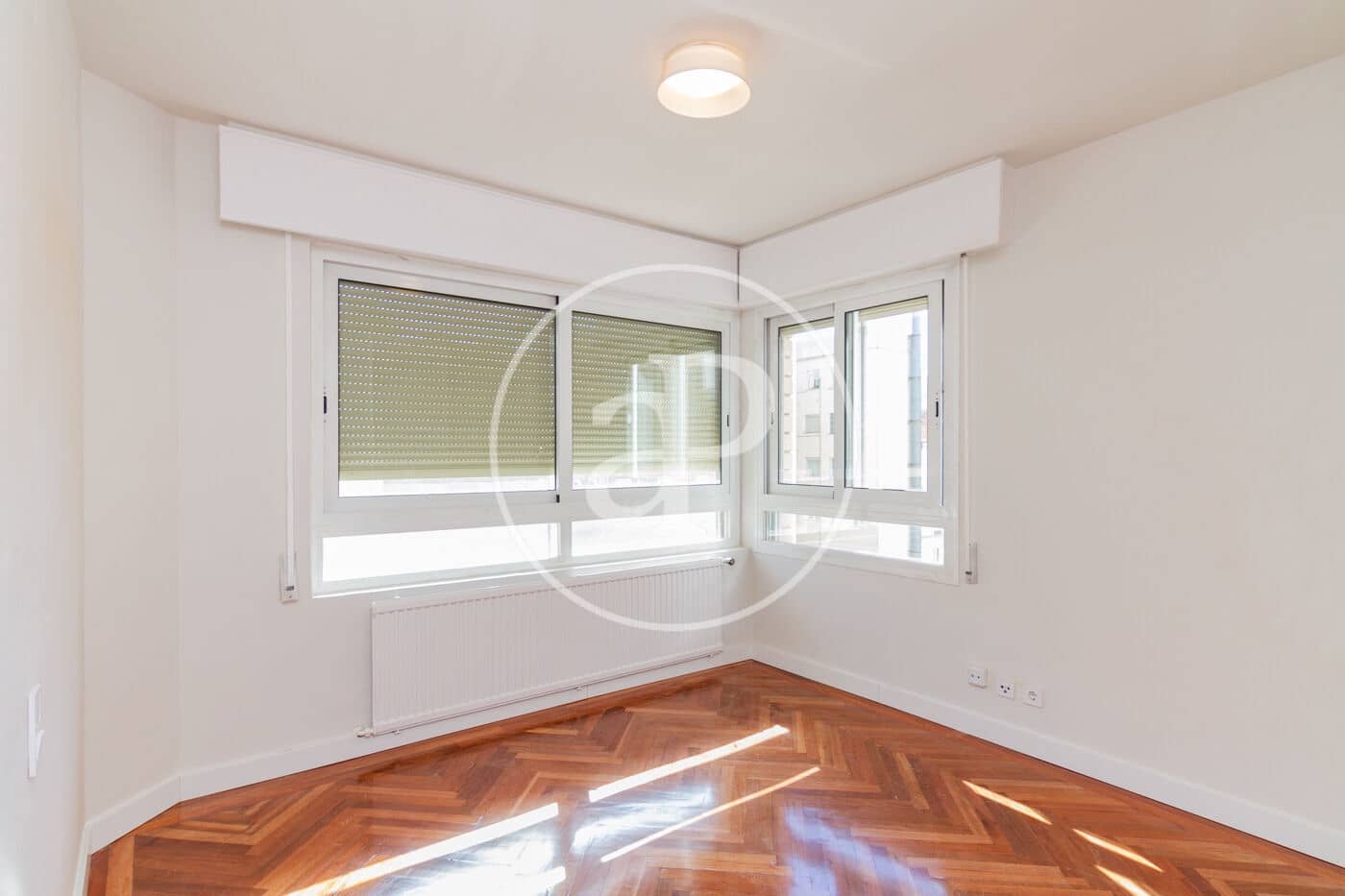 4 sypialnia Apartament do wynajęcia w Miasto Madryt z basenem garażem - 5 500 € (Ref: 9942542)