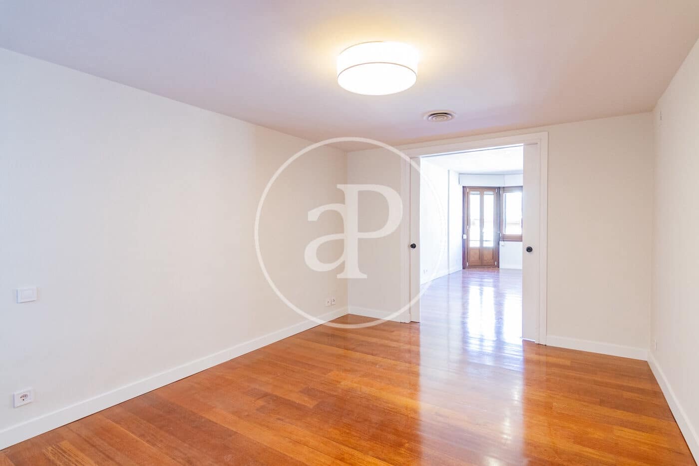 4 sypialnia Apartament do wynajęcia w Miasto Madryt z basenem garażem - 5 500 € (Ref: 9942542)