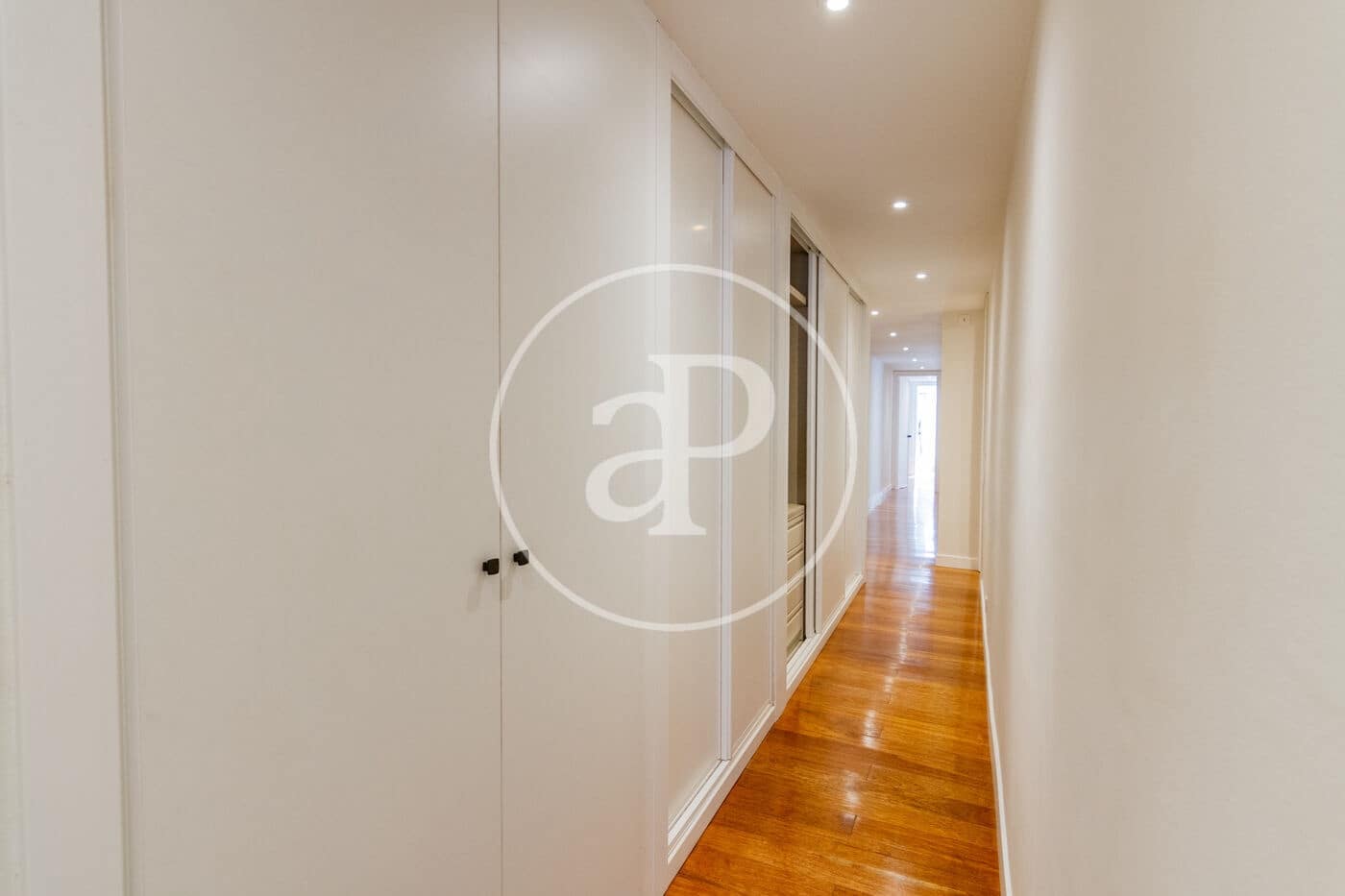 4 sypialnia Apartament do wynajęcia w Miasto Madryt z basenem garażem - 5 500 € (Ref: 9942542)