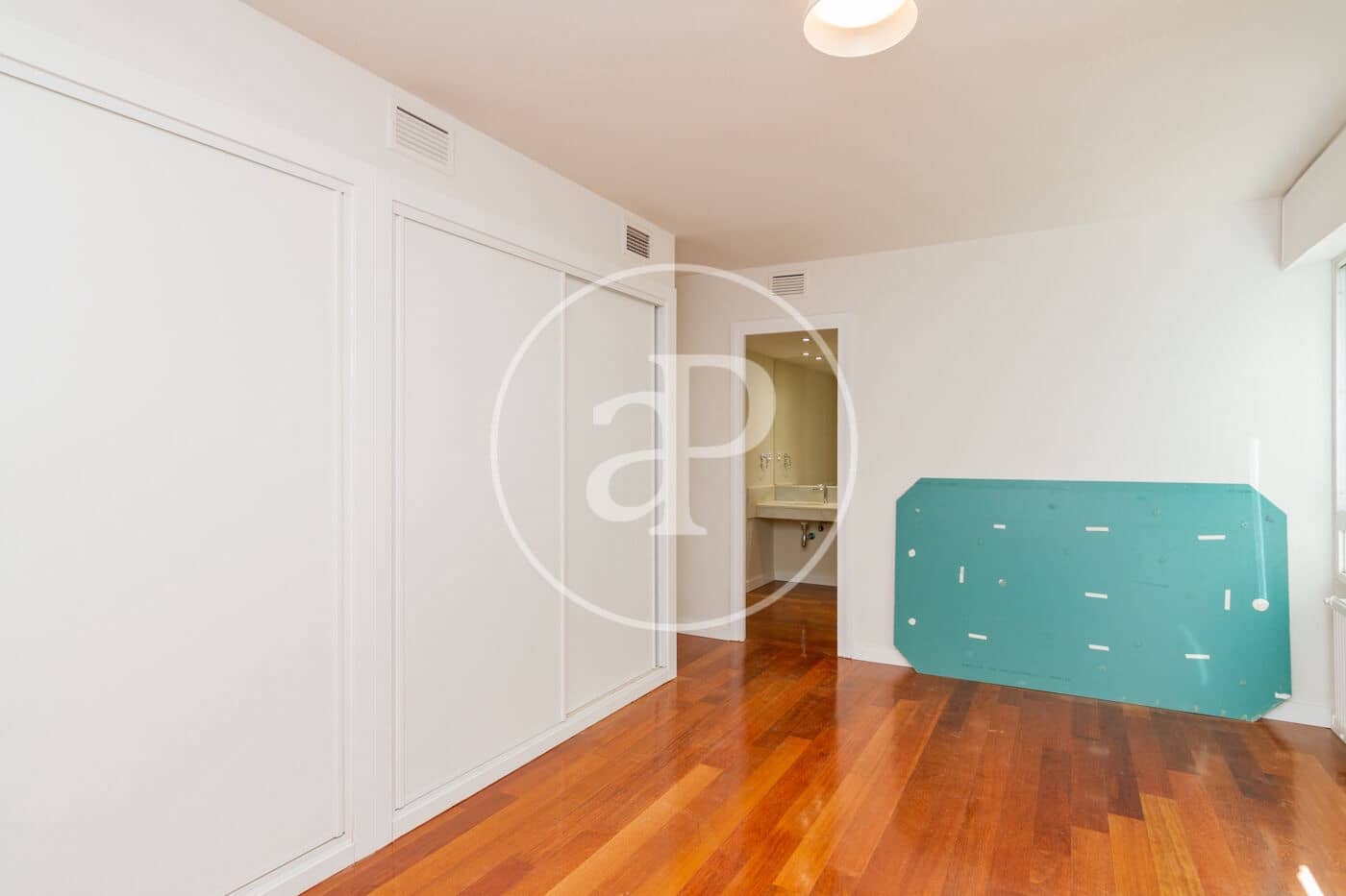 4 sypialnia Apartament do wynajęcia w Miasto Madryt z basenem garażem - 5 500 € (Ref: 9942542)