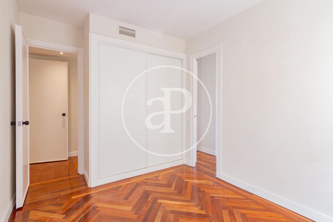 4 sypialnia Apartament do wynajęcia w Miasto Madryt z basenem garażem - 5 500 € (Ref: 9942542)