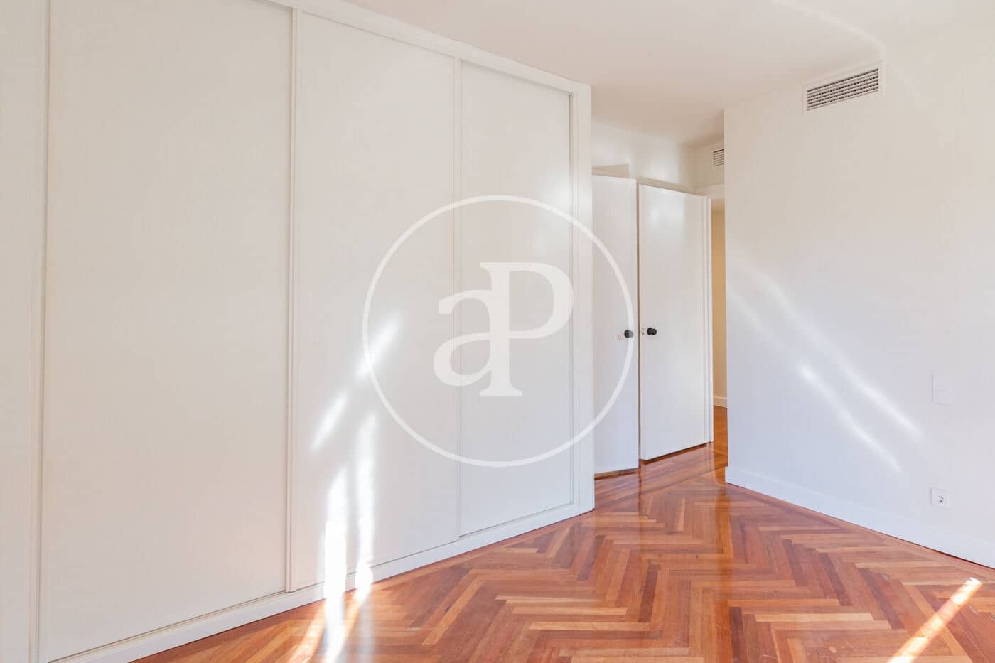4 sypialnia Apartament do wynajęcia w Miasto Madryt z basenem garażem - 5 500 € (Ref: 9942542)