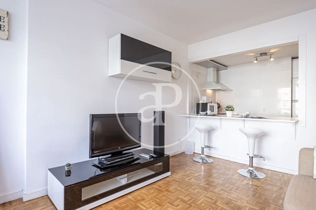 Apartamento de 1 habitación en Almagro, Madrid ciudad en alquiler con piscina - 1.990 € (Ref: 9945731)