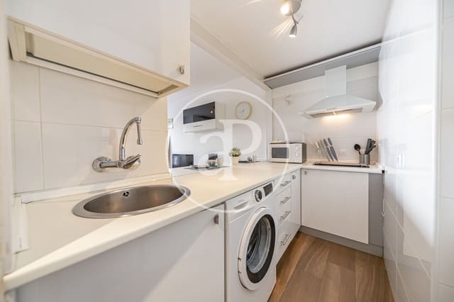 Apartamento de 1 habitación en Almagro, Madrid ciudad en alquiler con piscina - 1.990 € (Ref: 9945731)