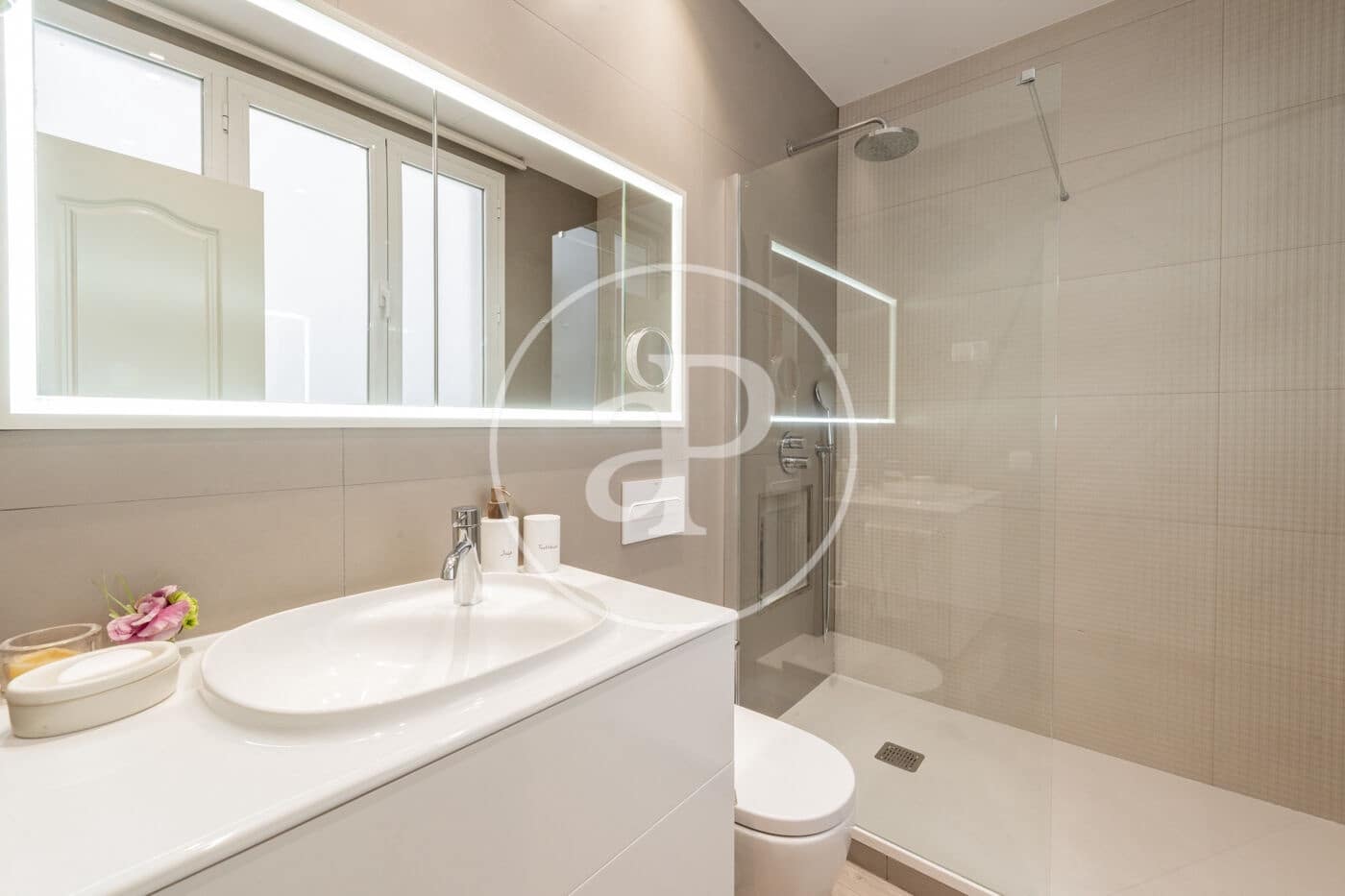 2 bedroom Apartment for sale in Madrid city - € 935,000 (Ref: 9947934)