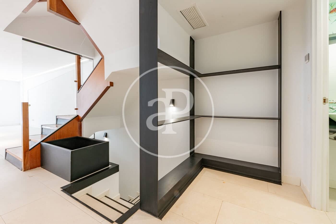 5 sypialnia Willa na sprzedaż w La Moraleja z basenem - 1 850 000 € (Ref: 9947935)