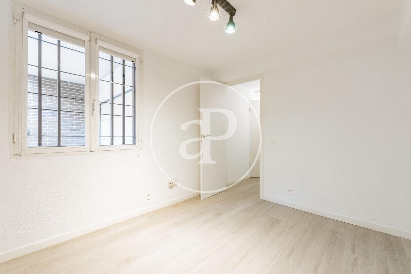 5 sypialnia Willa na sprzedaż w La Moraleja z basenem - 1 850 000 € (Ref: 9947935)