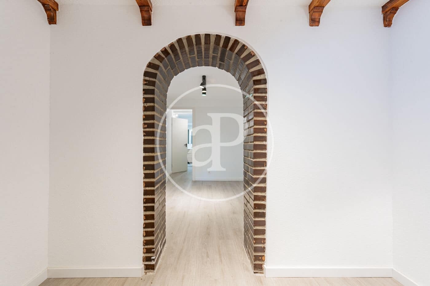 5 sypialnia Willa na sprzedaż w La Moraleja z basenem - 1 850 000 € (Ref: 9947935)