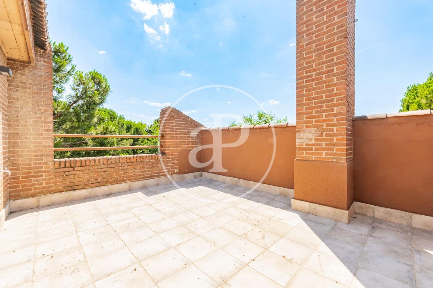 5 sypialnia Willa na sprzedaż w La Moraleja z basenem - 1 850 000 € (Ref: 9947935)