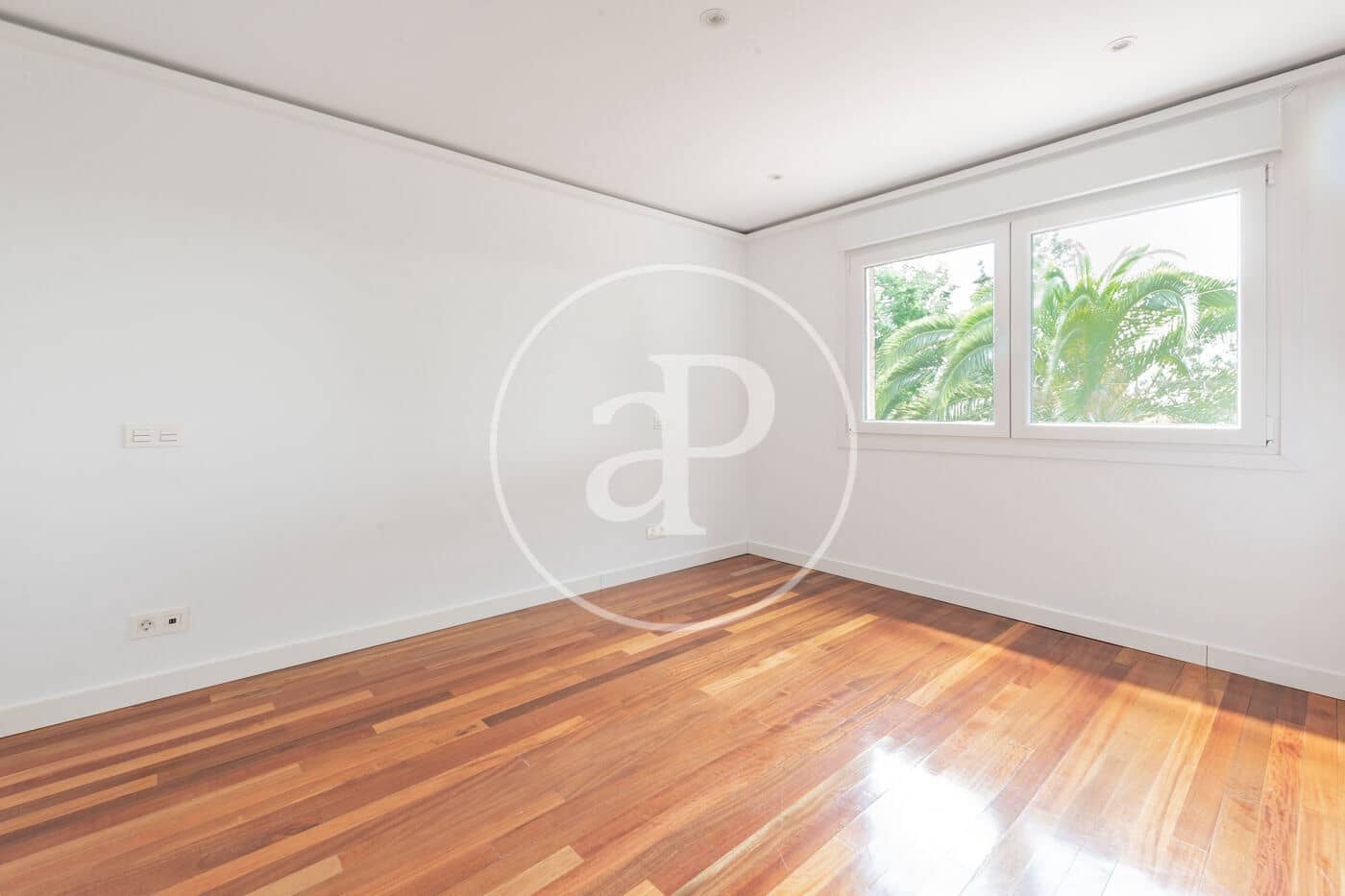 5 sypialnia Willa na sprzedaż w La Moraleja z basenem - 1 850 000 € (Ref: 9947935)
