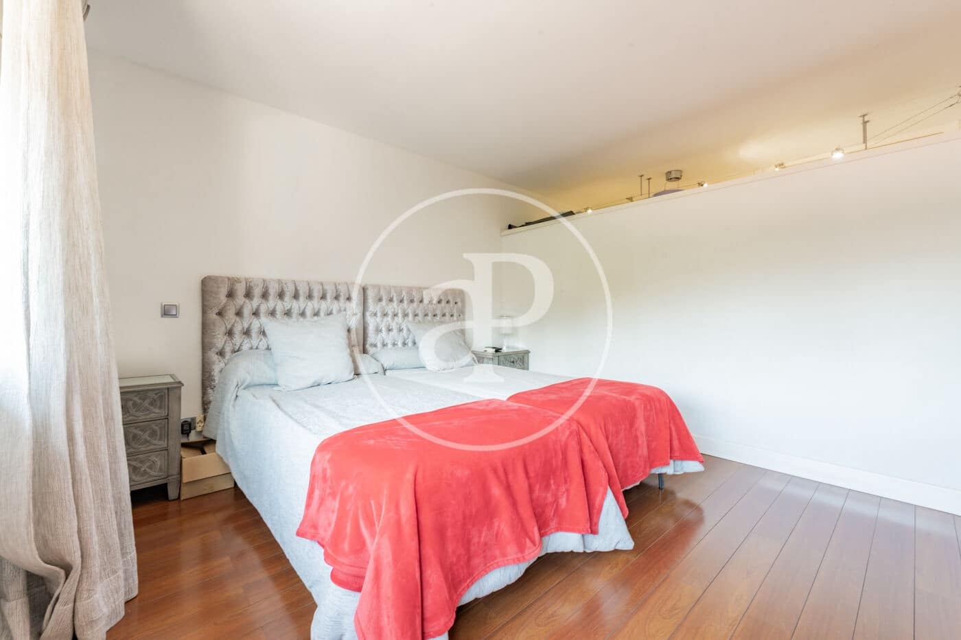 5 bedroom Villa for sale in La Moraleja with pool - € 2,250,000 (Ref: 9949815)